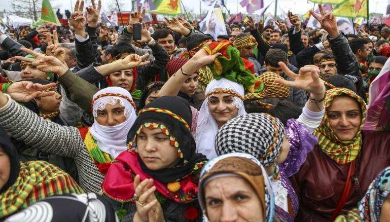 أمّ تتسلم رفات ابنها بالبريد.. وفظاعات أخرى