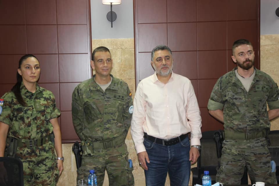 رئيس بلدية الخيام المهندس عدنان عليان في صورة تذكارية مع أعضاء الوفد