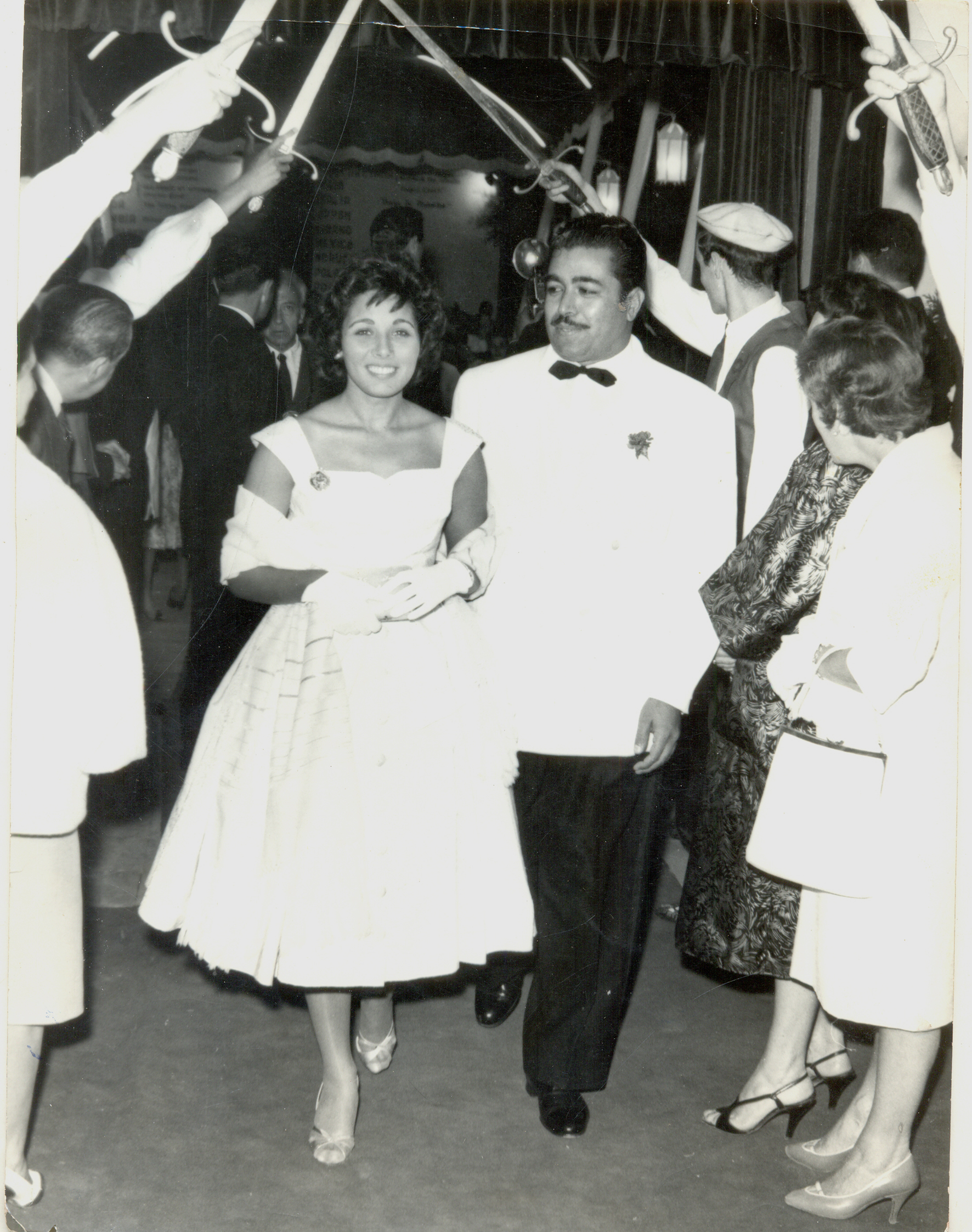 لبنى عبد العزيز