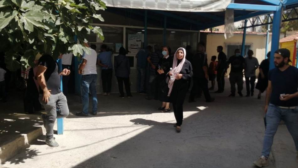 يبيعون أوراق إخراجات القيد في السوق السوداء (الانترنت)