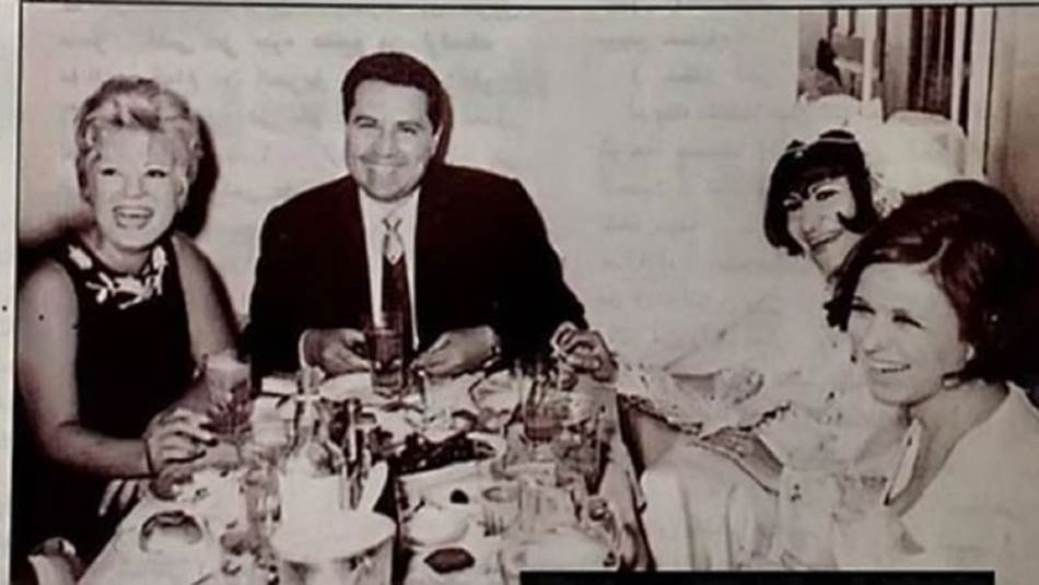 مفيد فوزي في ليلة زفافه.. بحضور سعاد حسني وناديا لطفي