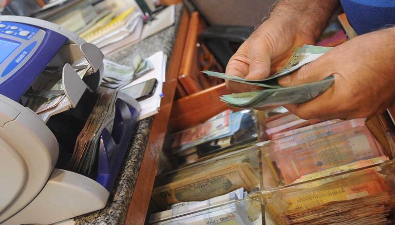 هبوط الدولار كان أمراً مصطنعاً وغير علمي (مصطفى جمال الدين)