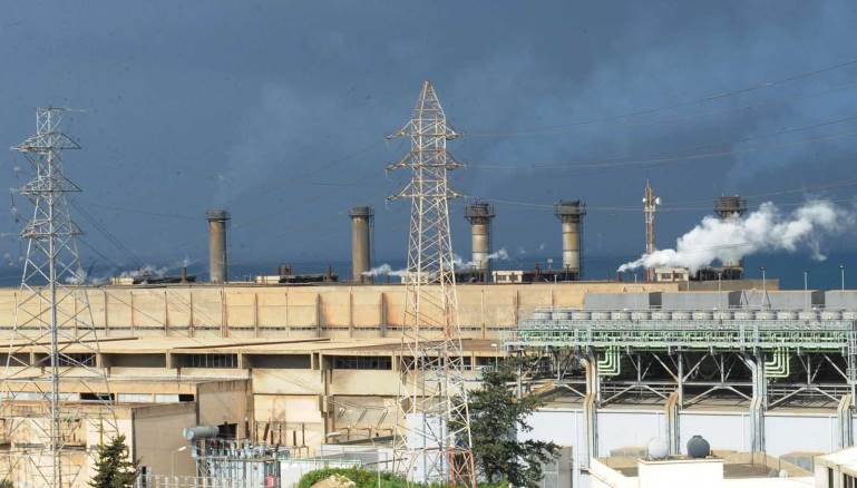 العتمة شبه شاملة في معظم المناطق (مصطفى جمال الدين)