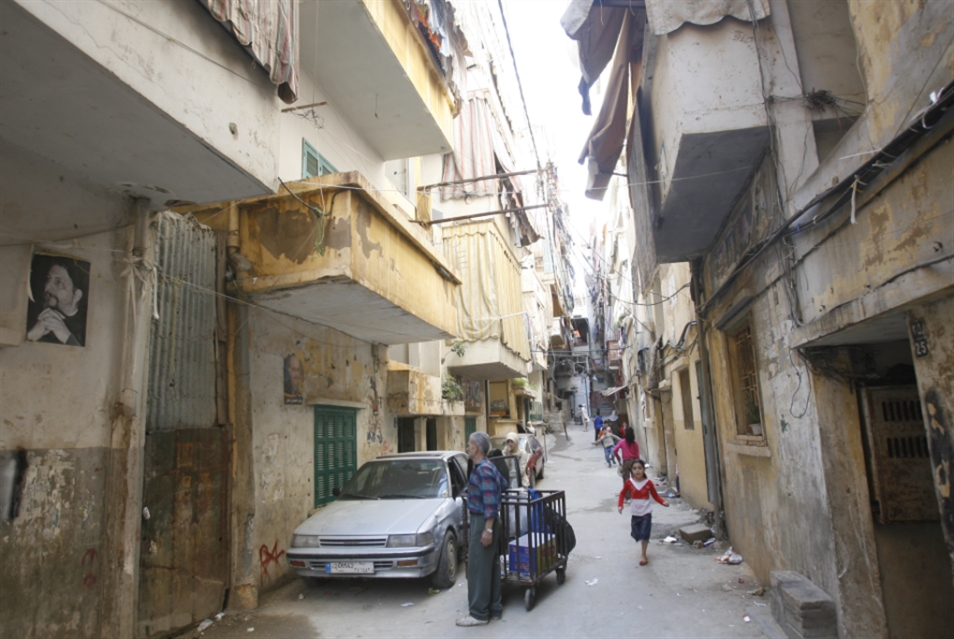 يحاذر جيران الحي في برج البراجنة من الدخول إلى حيّ الجورة (هيثم الموسوي)