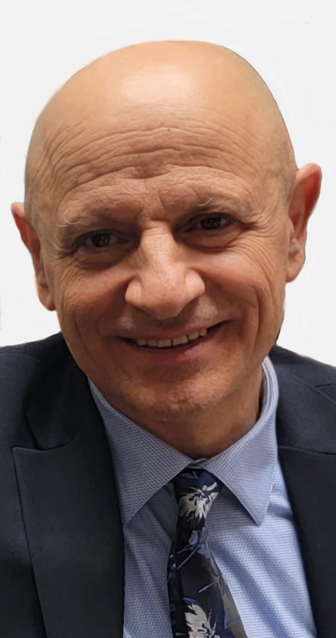 الكاتب حاطوم مفيد حاطوم