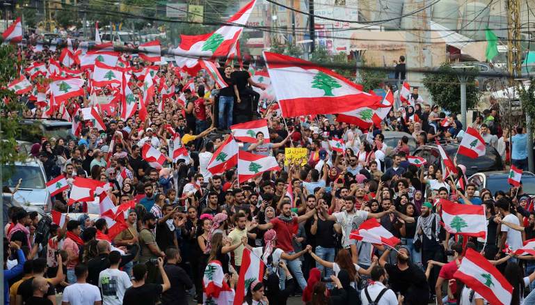 لائحة تضم العامل والمزارع والأستاذ الجامعي والموظف والطبيب ورجل الأعمال (علي علّوش)