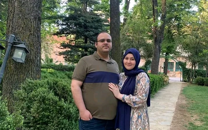 الدكتور حسين حسن ابو عباس وزوجته الدكتورة فاطمة ناصر