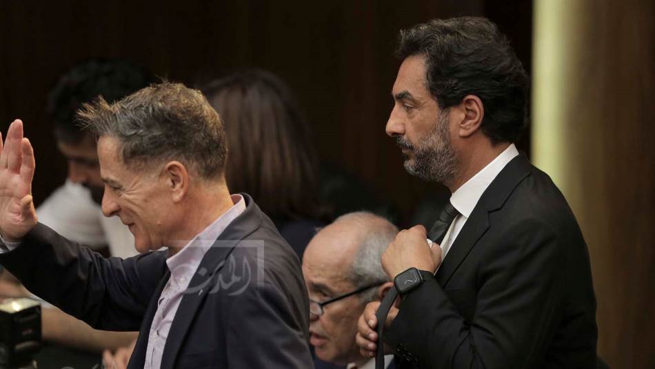 يطرح البعض علامات استفهام حول نائب تغييري همه صون أموال كبار المودعين (المدن)