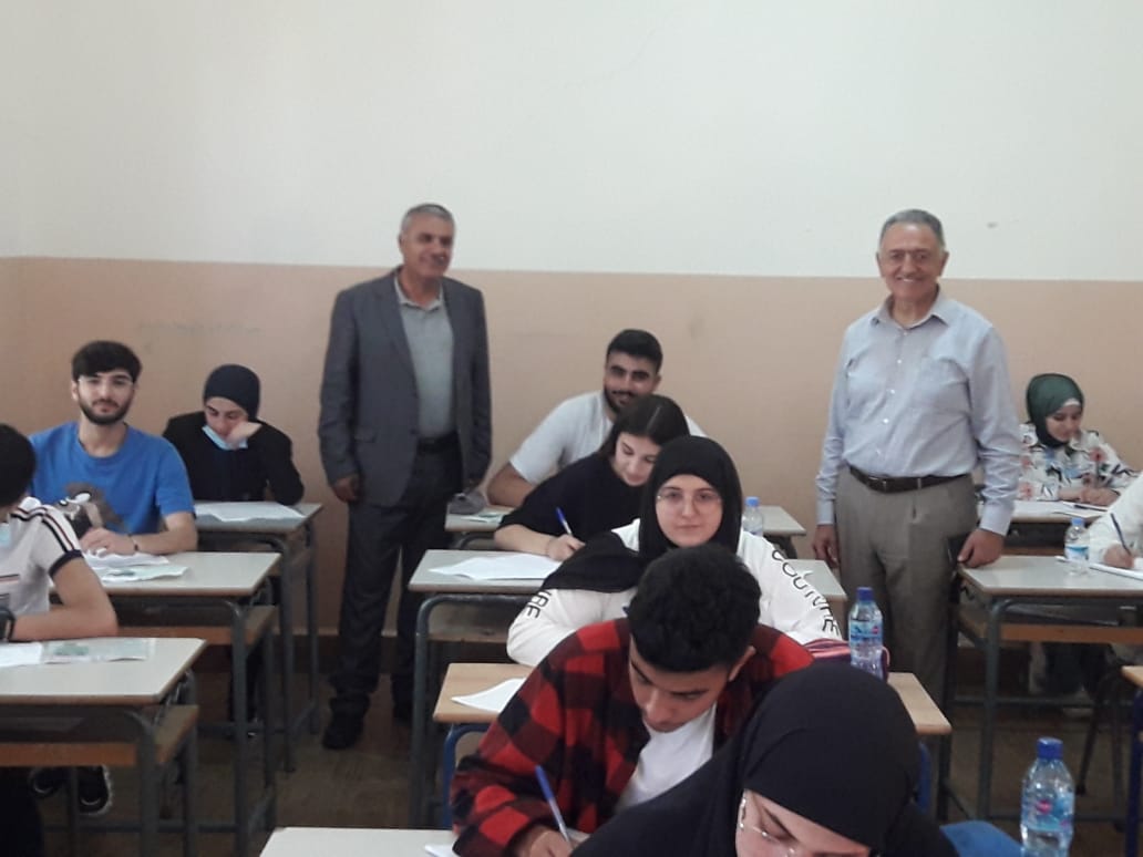 محافظ النبطية بالتكليف الدكتور حسن فقيه ورئيس المنطقة التربوية في محافظة النبطية اكرم ابو شقرا