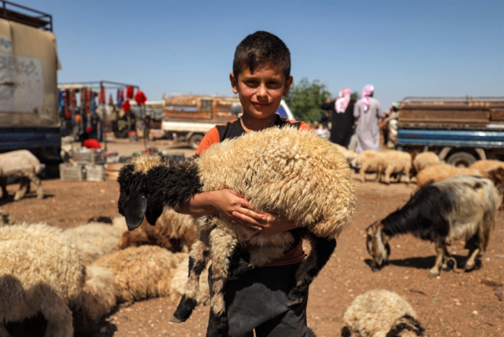 يعاني الاقتصاد السوري من تَركُّز النشاطات التجارية والإنتاجية في مجالات تسعى إلى الربحية (أ ف ب)