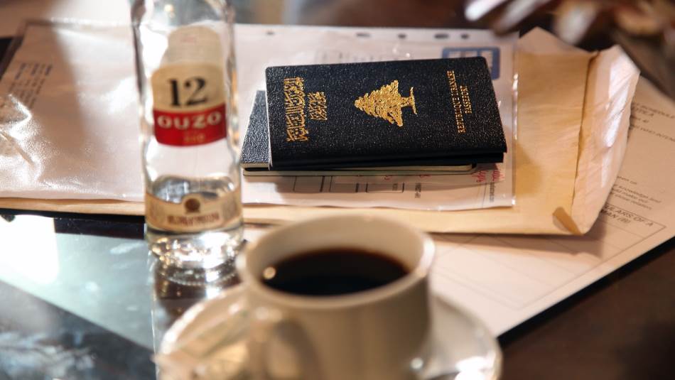 ألقى الأمن العام مسؤولية عدم توفر جوازات السفر على مصرف لبنان! (Getty)