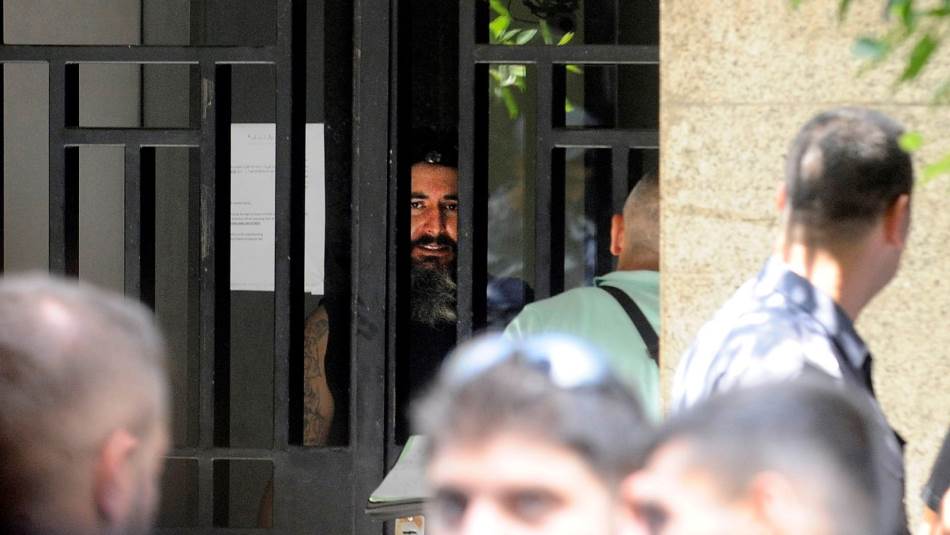 بسام الشيخ حسين داخل المصرف (مصطفى جمال الدين)