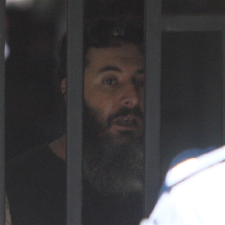 بسام السيد حسين أثناء محاولته تحرير وديعته (مروان بو حيدر)