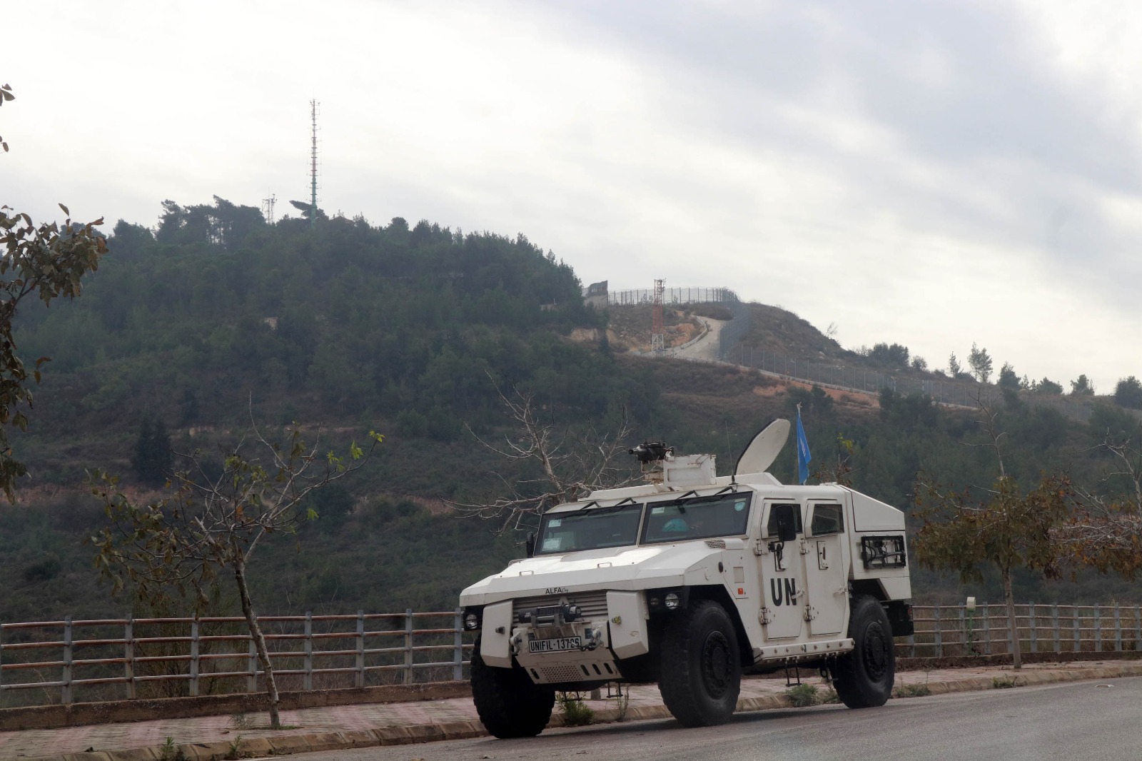 آلية تابعة لقوّات حفظ السلام اليونيفيل قبالة مستعمرة مسكاف عام