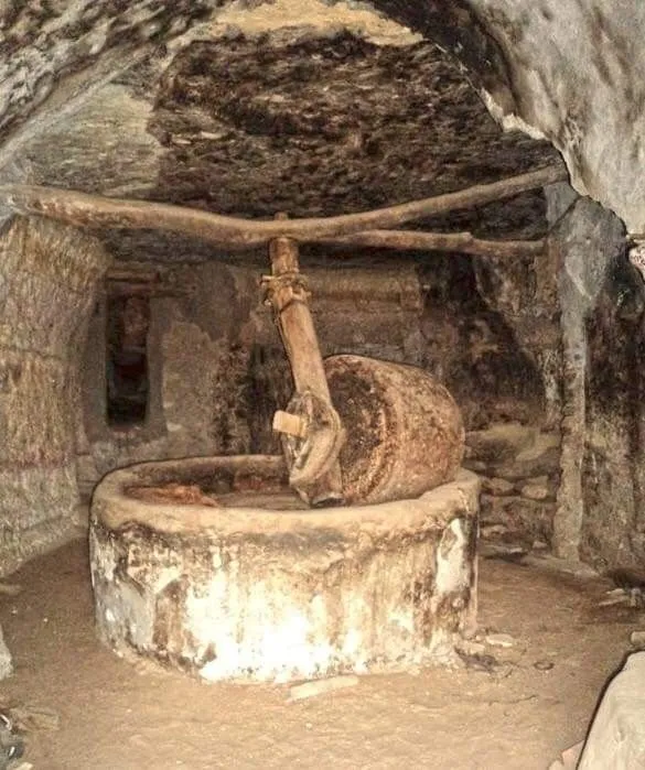 معصرة قديمة