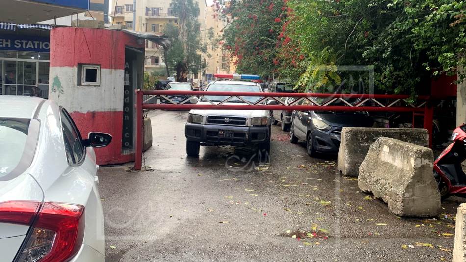 تستطيع أي مجموعة مسلحة اقتحام الباب الرئيسي من أجل تهريب أحد الموقوفين (المدن)