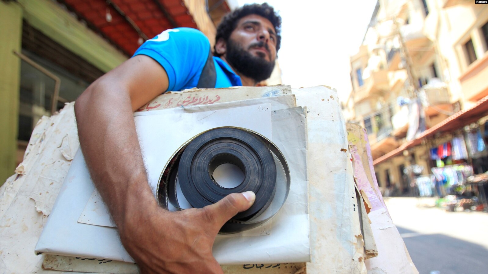 قاسم إسطنبولي يطلق مهرجان صور السينمائي الدولي للأفلام القصيرة السينما للجميع