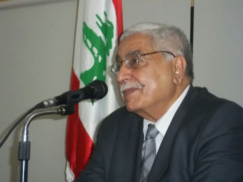 الكاتب معن بشور