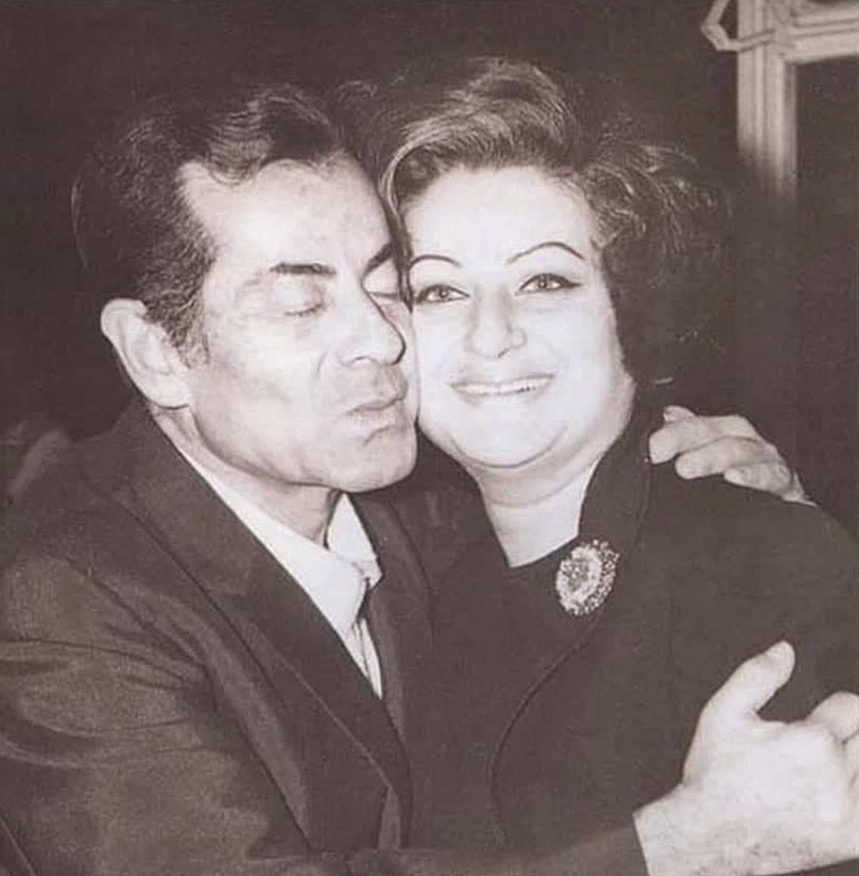 (كاميليا الأطرش، ابنة أسمهان، مع خالها فريد الأطرش)