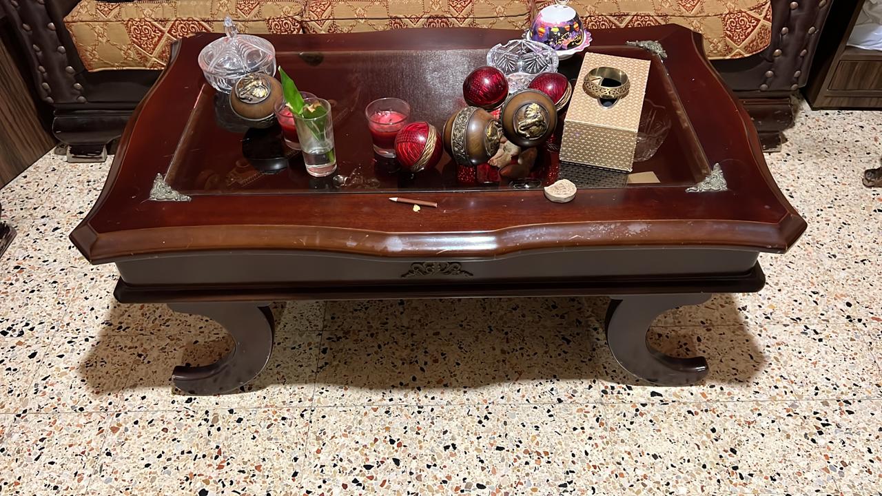 طاولة للضيافة