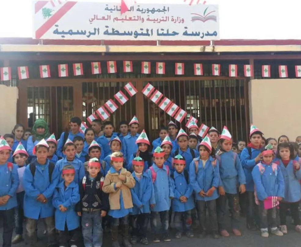 طلاب حلتا الرسمية أيام الدوام الحضوري قبل الحرب