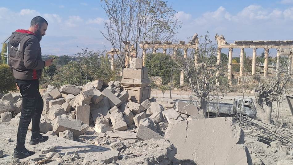 تتضمن اللوحة المسروقة تاريخ البيت الذي بناه في سنة 1928 الياس أسعد الباشا (لوسي بارسخيان)