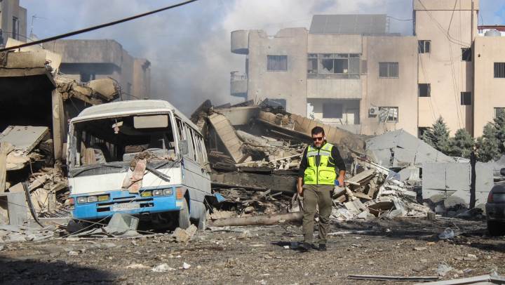 إعمار منزل بمساحة 120 متراً مربعاً يكلّف نحو 36 ألف دولار من دون احتساب التكاليف الإضافية (Getty)