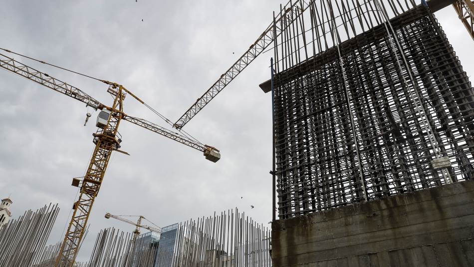 حديد للبناء غير مطابق للمواصفات يُباع في السوق بأسعار مخفَّضة (getty)