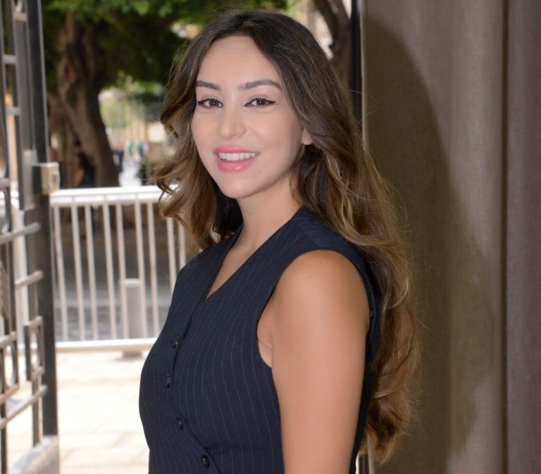 رشا وزنة مسؤولة الحملات والتواصل في التجمّع النسائيّ الديمقراطيّ