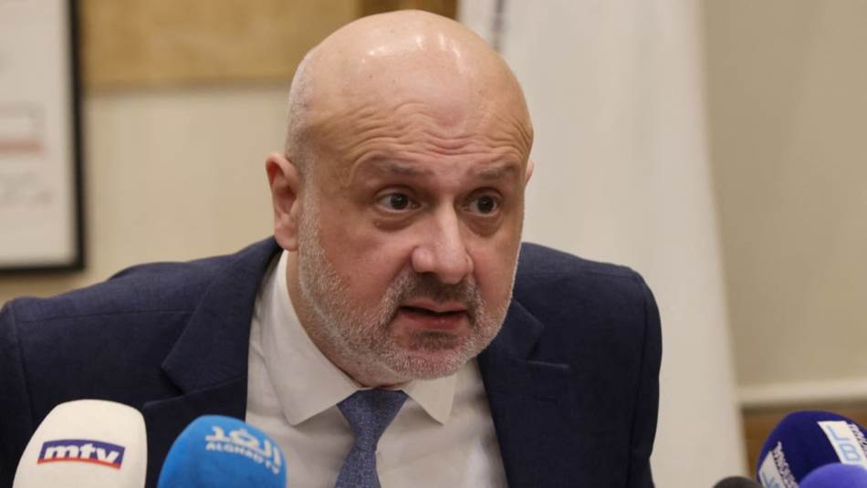 يوجب بالكثيرين التوجه إلى البيوت والإنكفاء بدلاً من اعتلاء المنابر (Getty)