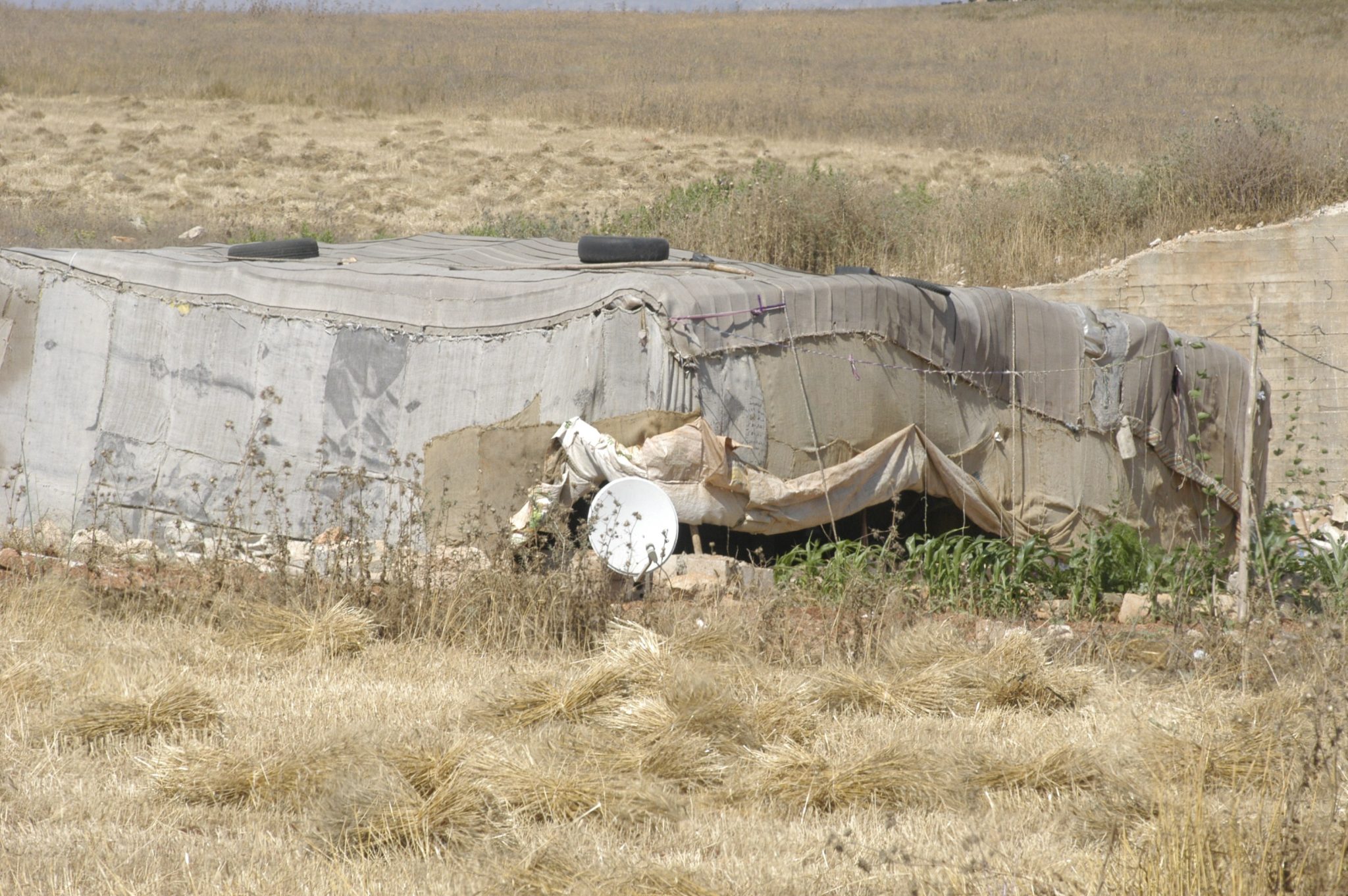 من خيم اللاجئين السوريين في إبل السقي