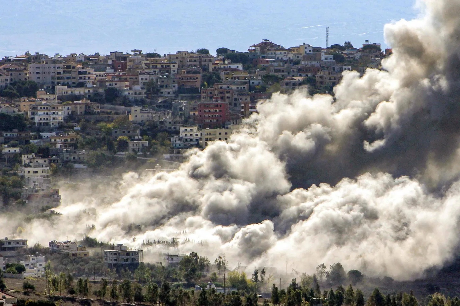 اشتهرت الخيام بموقعها الفريد وسهلها ومعتقلها وكتابها المبدعين