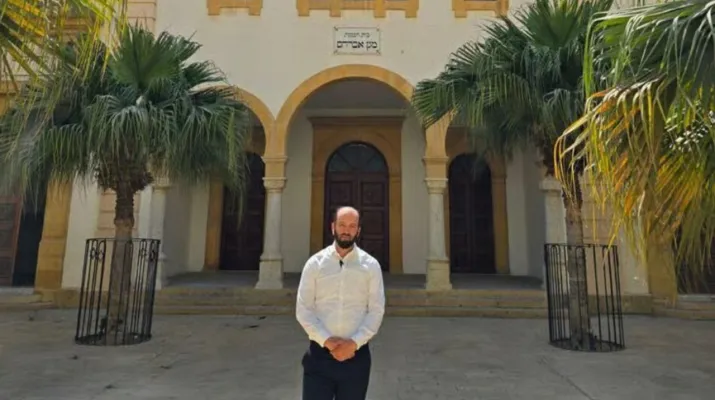 أمام كنيس يهودي في بيروت