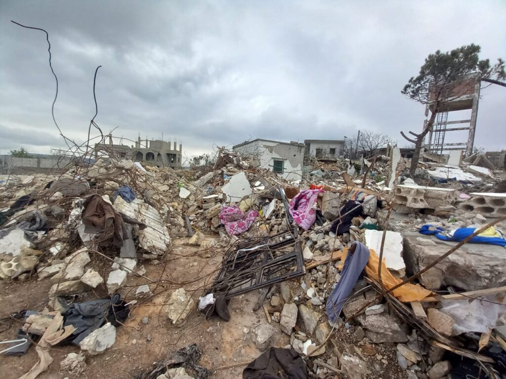 الدمار في بلدة القوزح