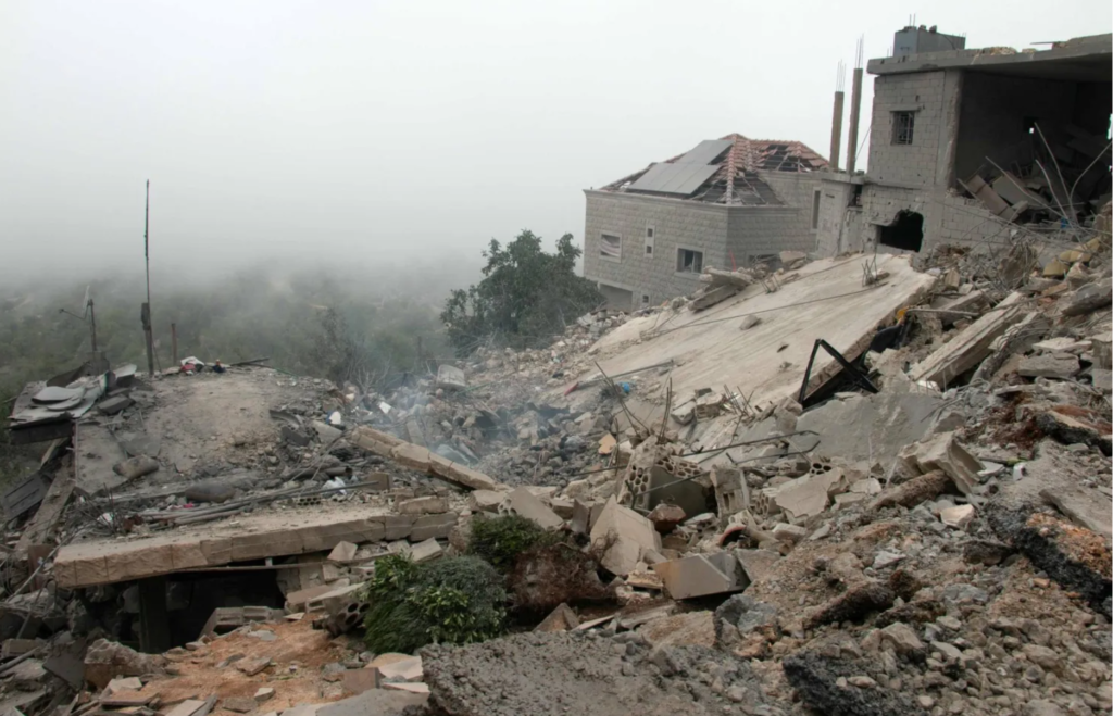 الدمار والخوف من عودة الحرب يمنعان المغتربين من إعادة الإعمار في بلداتهم في جنوب لبنان