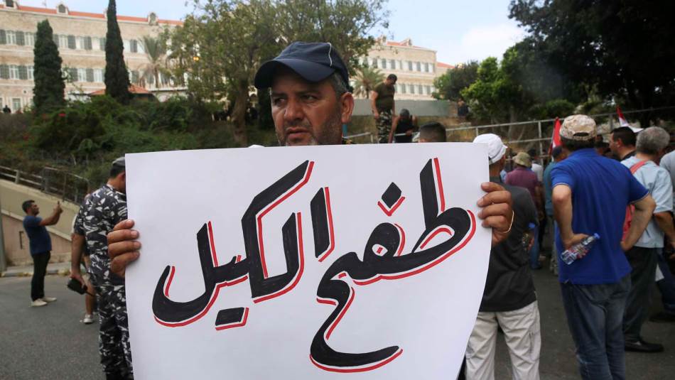 معاشات المتقاعدين لا تكفي لتأمين معيشتهم (علي علوش)