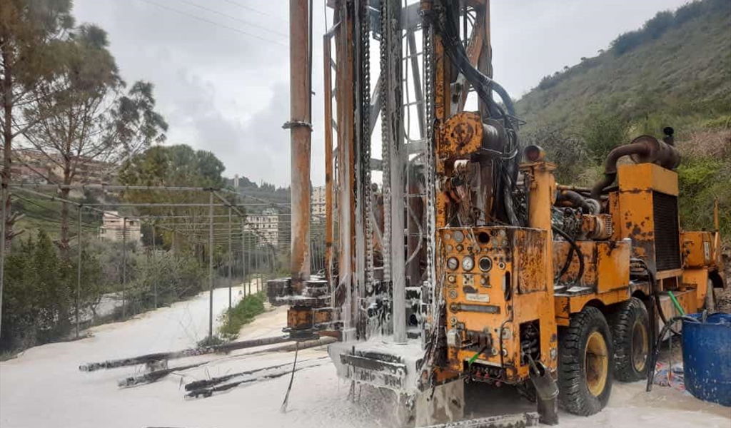 كامل لـ «اللواء»: عناقيد العنب يبست على العرائش و8000 مصب للصرف الصحي والصناعي في الليطاني!