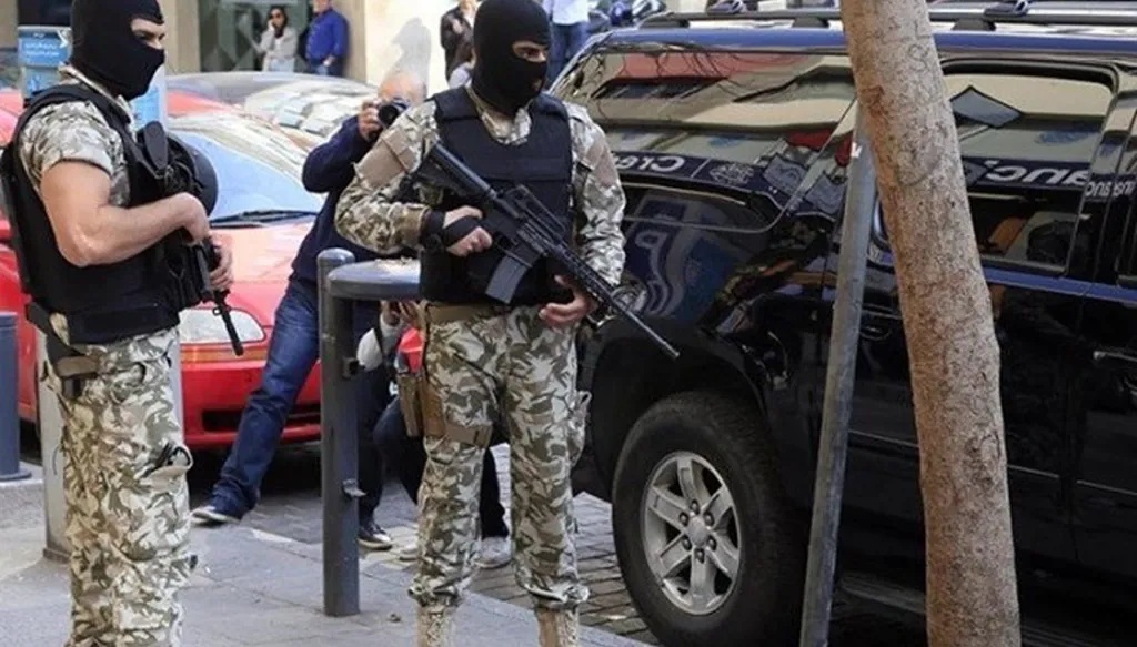 تقرّر الدولة بين حين وآخر «مواجهة» السائقين في شوارع المدينة من خلال حملات أمنية غير مُعلن عنها (من الأرشيف - مروان طحطح)