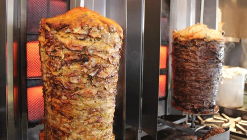 إقفال أحد مطاعم الشاورما على بولفار هادي نصرالله