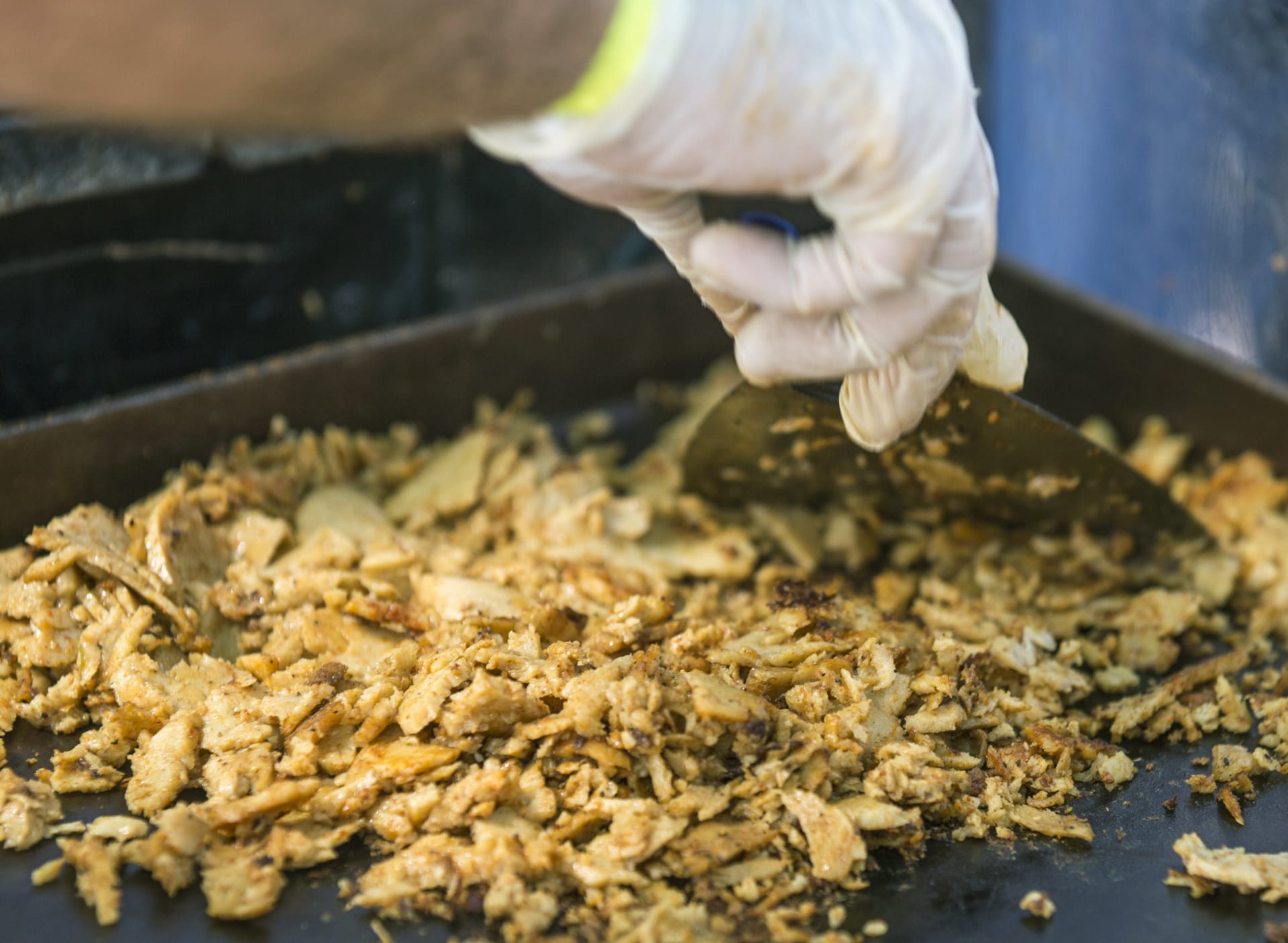 مطعم يبيع الشاورما (إنترنت)