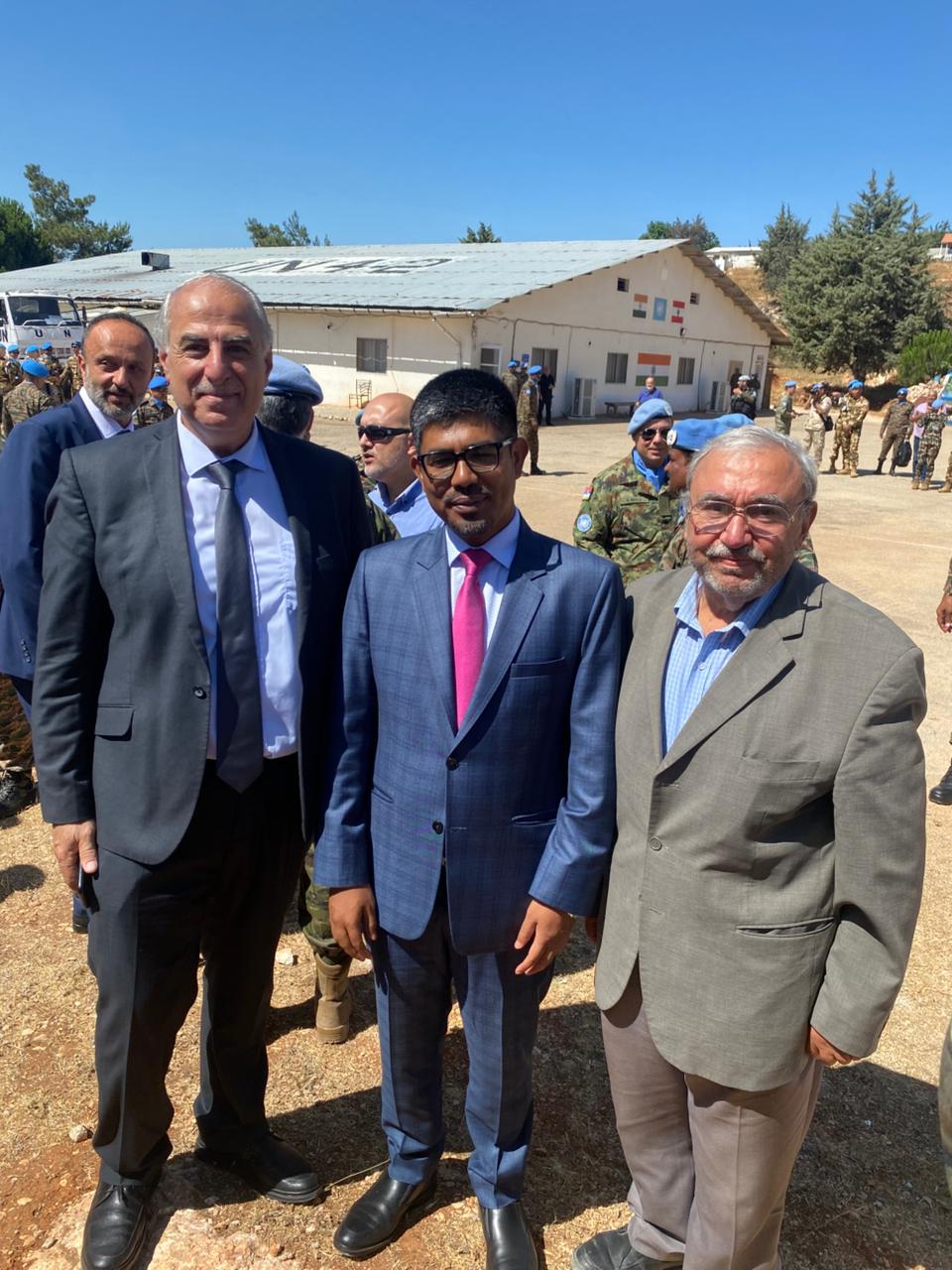 سعادة سفير الهند متوسطاً رئيس بلدية ابل السقي الأستاذ جورج رحّال والحاج أحمد مالك عبدالله