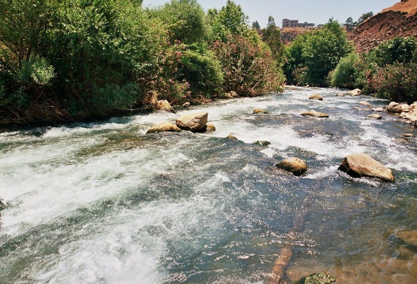 تنوعت الخروق الإسرائيلية بين غارات جوية وقصف مدفعي وعمليات اغتيال استهدفت مناطق متفرقة من لبنان بخاصة في جنوبه (اندبندنت عربية)