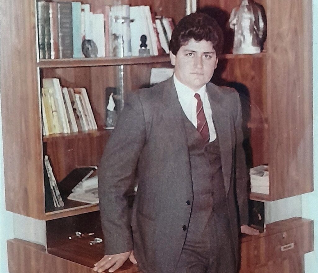 الفنان التشكيلي والمعلّم حسن صباغ