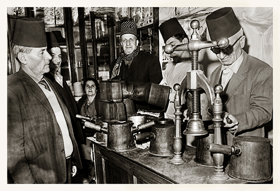 المختار حبيب جابر، إمتهن الحلاقة وصناعة الطرابيش