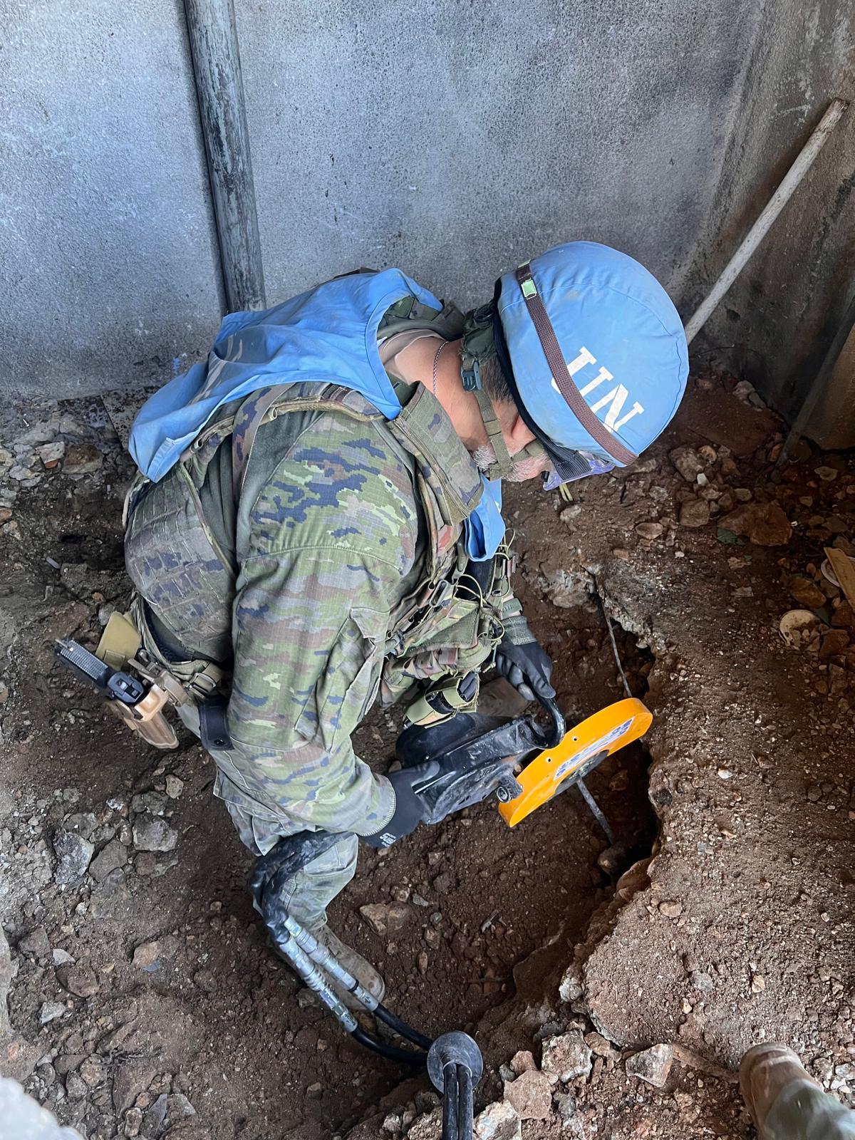 فتح أرضية المنزل للعمل على المقذوف