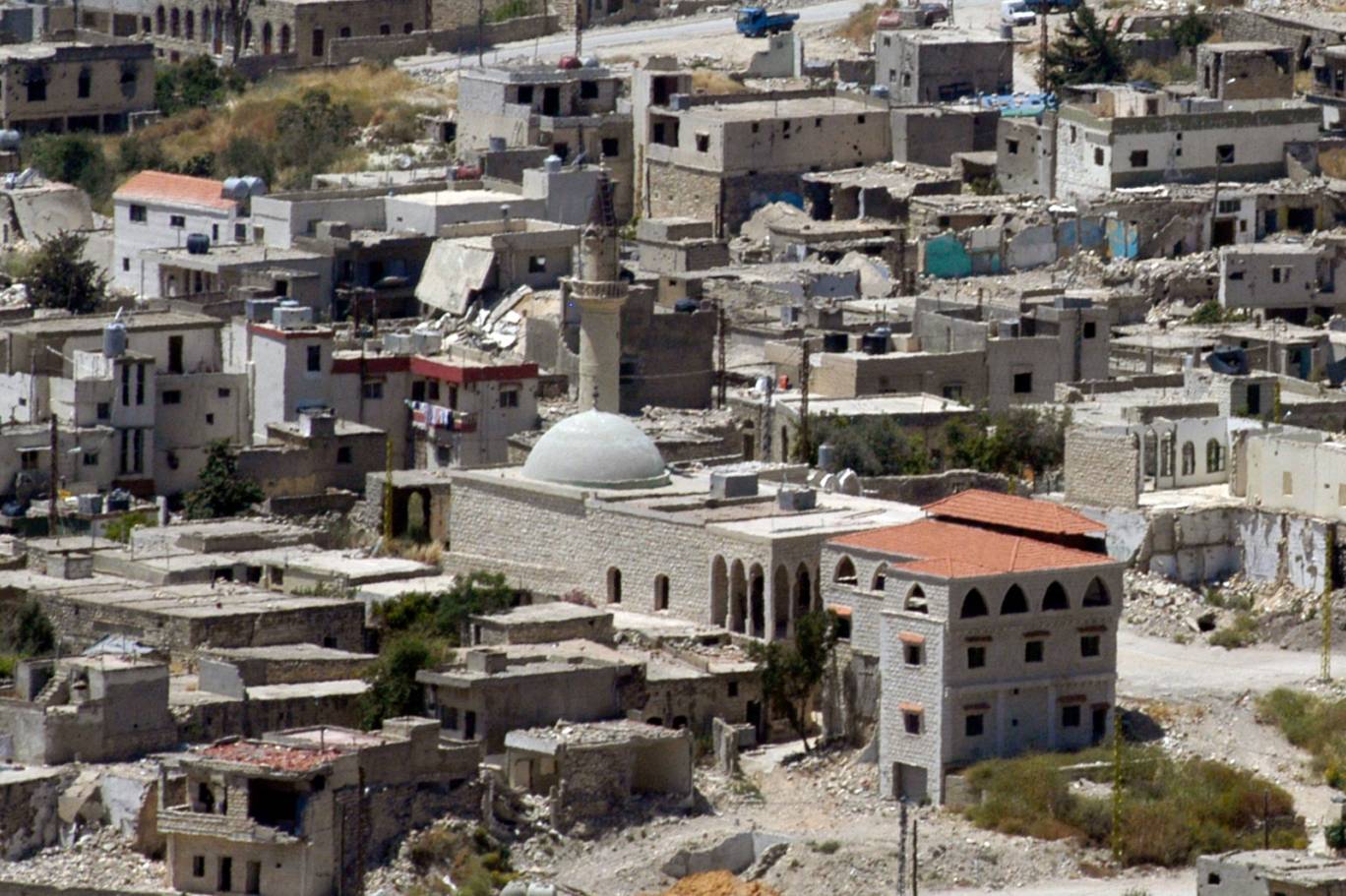 معالم الجنوب الأثرية وسط الحروب