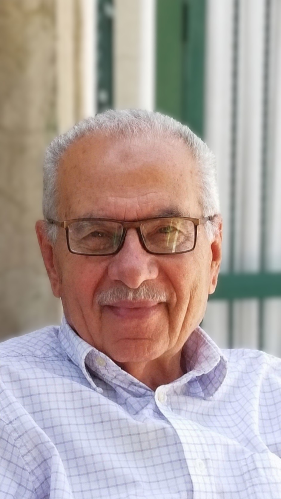 المربي الأستاذ فايز أبو عبّاس
