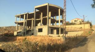 منزل بمحيط الحمام معروض للبيع