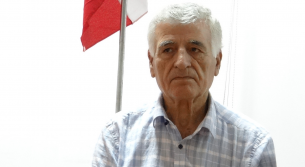 أبو أسعد مهيب فرحات يستغرب غياب بلدية الخيام