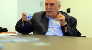 طراد حمادة عن خطة «تنظيم العمالة الأجنبية»: هل الهدف إرسال الفلسطينيين إلى السجون أم ترحيلهم؟